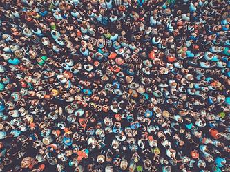 Crowds from high up_crop